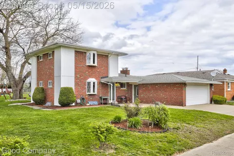 11493 Warren Blvd, Warren, MI 48089