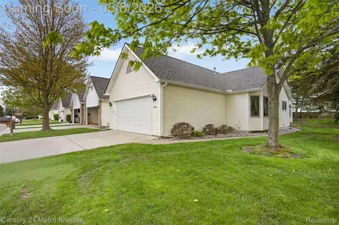 9434 Linda Dr, Davison, MI 48423