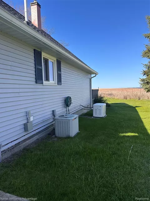 Exterior - 2800 E Booth Rd, Au Gres, MI 48703 photo 4 of 6