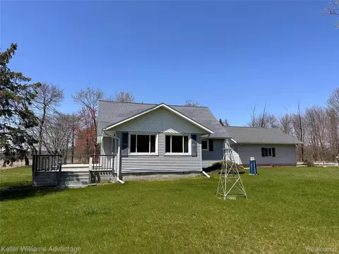 Exterior - 2800 E Booth Rd, Au Gres, MI 48703 photo 1 of 6