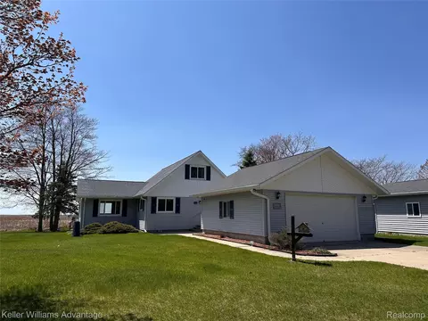 2800 E Booth Rd, Au Gres, MI 48703