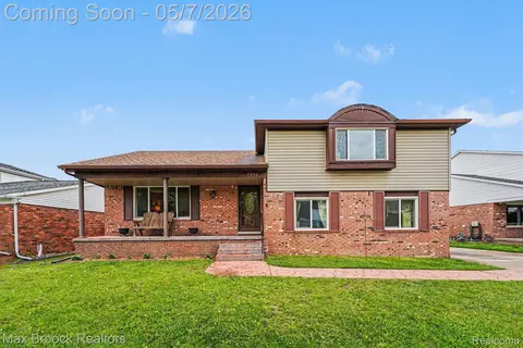 9642 Sharon St, Taylor, MI 48180