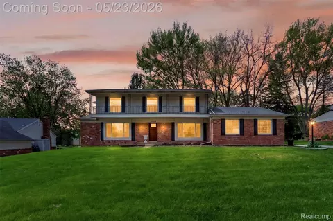 30935 Perrys Xing, Farmington Hills, MI 48331