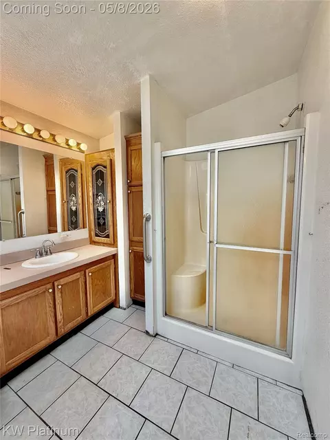 Bath - 12088 Speaker Rd, Brockway, MI 48097 photo 2 of 3
