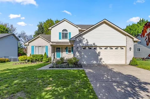 11133 Tremont Ln, Plymouth, MI 48170