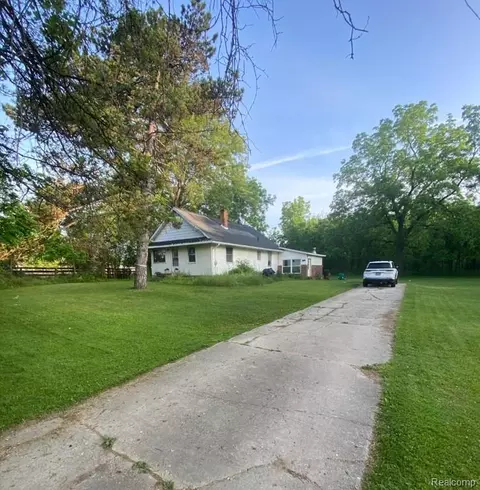 6109 E Baldwin Rd, Grand Blanc, MI 48439