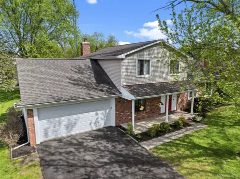 604 Luce Ave, Flushing, MI 48433