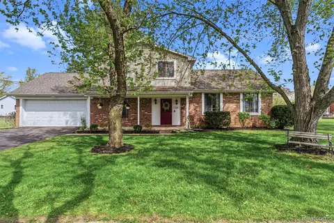 604 Luce Ave, Flushing, MI 48433