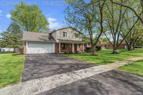 604 Luce Ave, Flushing, MI 48433