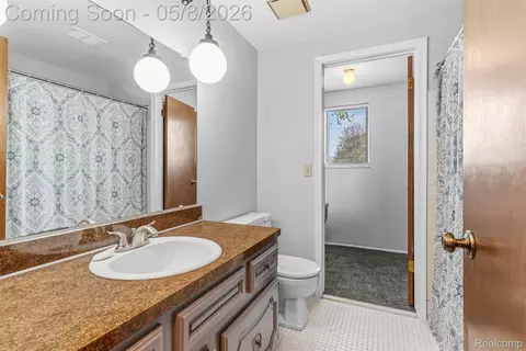 Bath - 604 Luce Ave, Flushing, MI 48433 photo 2 of 2