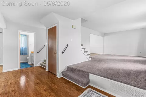 Living - 604 Luce Ave, Flushing, MI 48433 photo 1 of 8