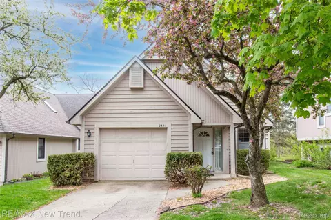 2521 Country Village Ct, Ann Arbor, MI 48103