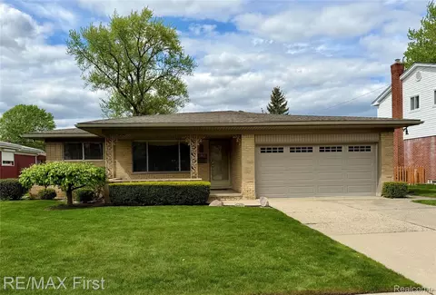 11431 Meadowbrook Dr, Warren, MI 48093