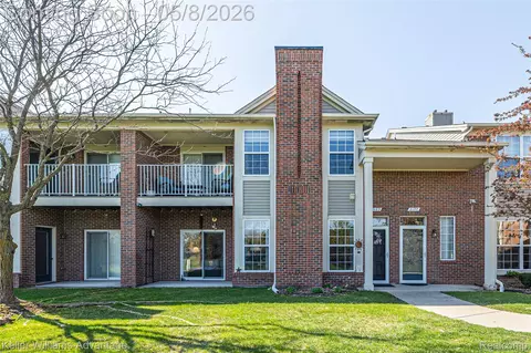 2185 Leighton Dr, Shelby Township, MI 48317