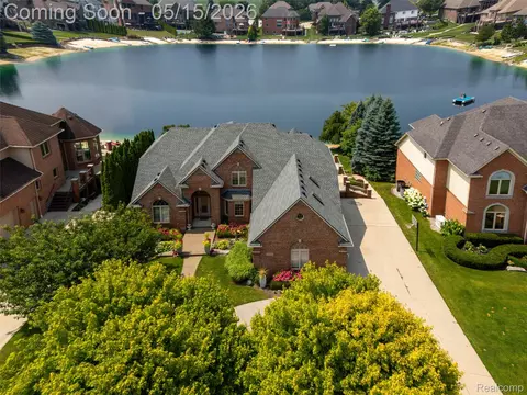 52455 Indian Summer Dr, Chesterfield, MI 48051