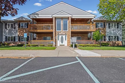 1421 Shoemaker Dr, Westland, MI 48185