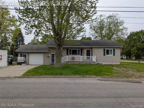815 N Dewey St, Owosso, MI 48867
