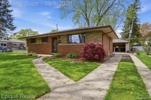 8737 Shannon Dr, Sterling Heights, MI 48314