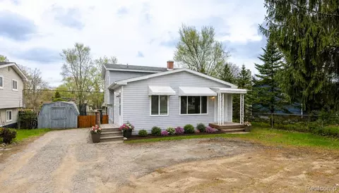 8670 N Eston Rd, Independence, MI 48348