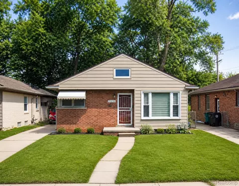 23830 Morton St, Oak Park, MI 48237