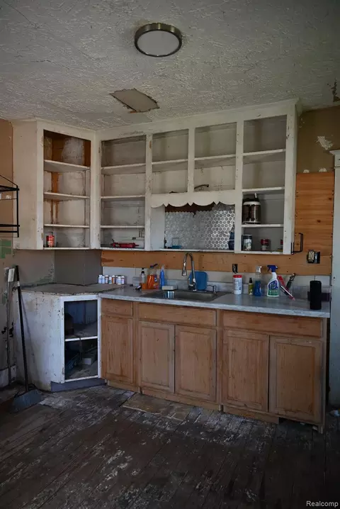 313 Kentucky Ave, Monroe, MI 48161 photo 4
