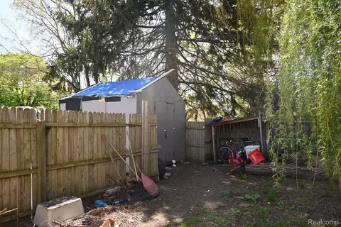 313 Kentucky Ave, Monroe, MI 48161 photo 2
