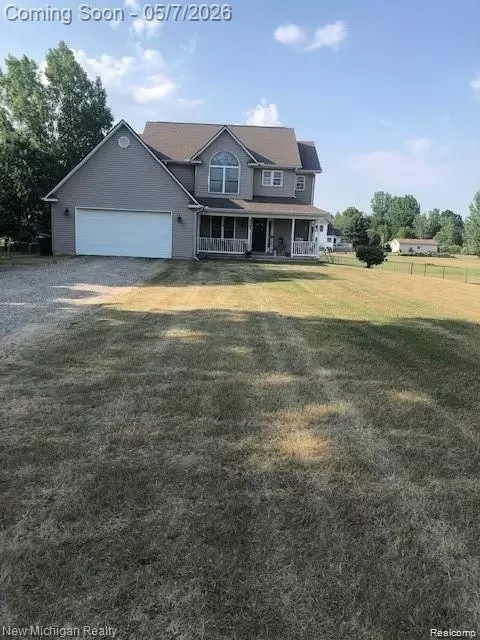 2267 Fawn Glen Cir, Lapeer, MI 48446