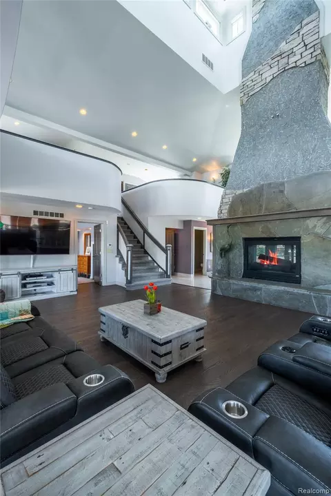 Living - 2350 Crane Rd, Fenton, MI 48430 photo 2 of 5