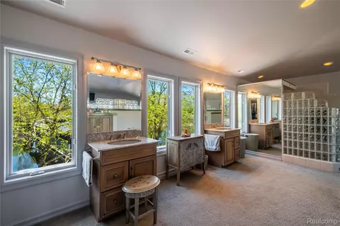 Bath - 2350 Crane Rd, Fenton, MI 48430 photo 1 of 5