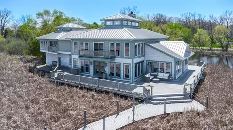 2350 Crane Rd, Fenton, MI 48430