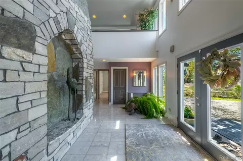 Entry Way - 2350 Crane Rd, Fenton, MI 48430 photo 2 of 5