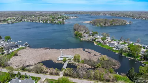 View/Area - 2350 Crane Rd, Fenton, MI 48430 photo 4 of 5