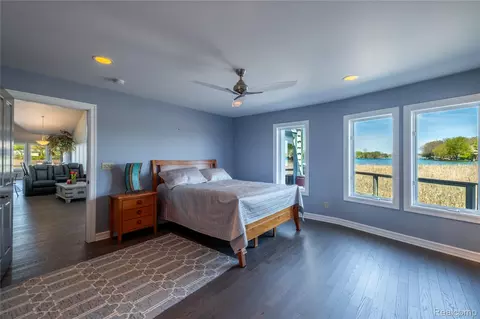 Bedroom - 2350 Crane Rd, Fenton, MI 48430 photo 3 of 4