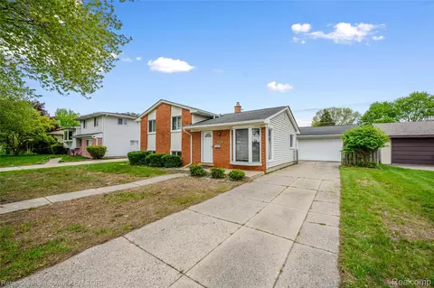6842 Geronimo St, Westland, MI 48185