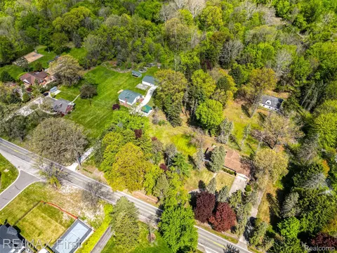 17331 Millar Rd, Clinton, MI 48036