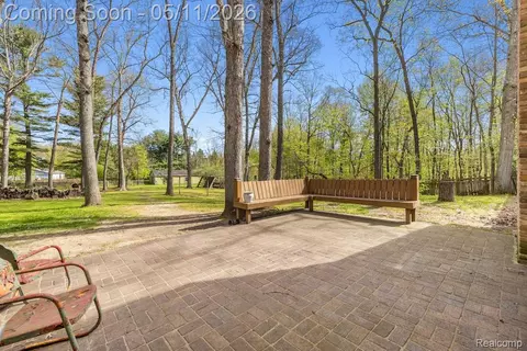 Exterior - 2700 N Hacker Rd, Howell, MI 48855 photo 4 of 7