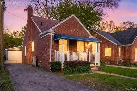 162 N Genesee Ave, Pontiac, MI 48341