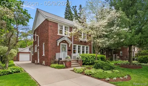 11024 Hubbard St, Livonia, MI 48150