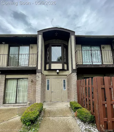 15999 W 11 Mile W 11 Mile Rd # 20, Southfield, MI 48076