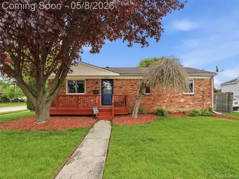 29450 Ruthdale St, Roseville, MI 48066
