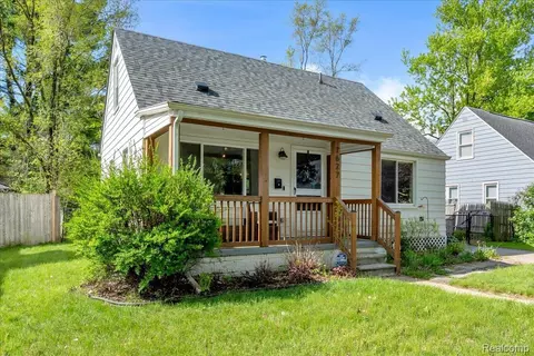 1677 Pearson St, Ferndale, MI 48220
