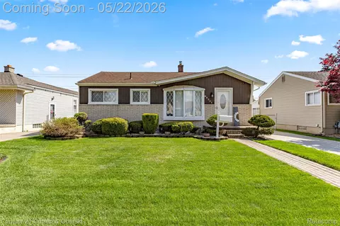 33501 Leona St, Garden City, MI 48135