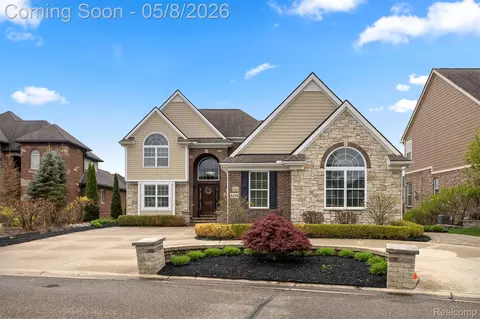 8439 Boulder Shores Dr, Green Oak, MI 48178