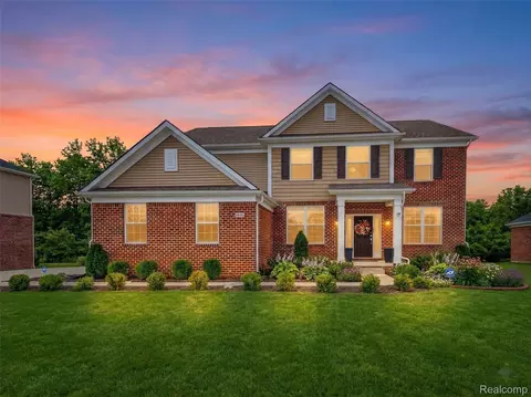 4172 Walcott Dr, Orion, MI 48359