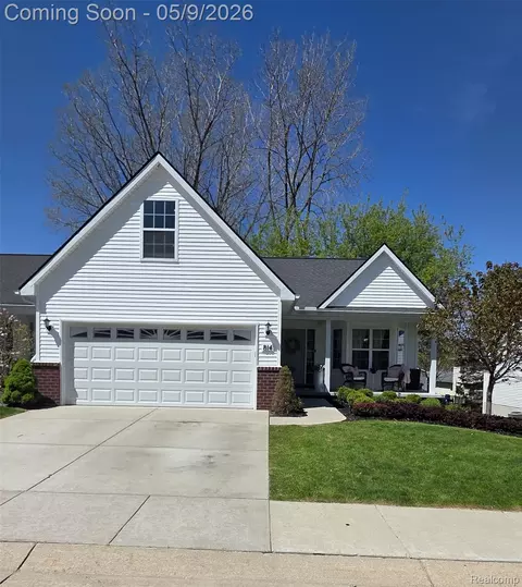 814 Nelsons Ridge Dr, Howell, MI 48843
