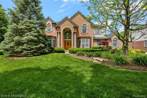 48322 Antique Rd, Canton, MI 48187