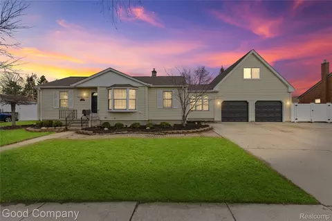28280 Roy St, Saint Clair Shores, MI 48081