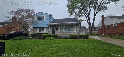 32631 Maplewood St, Garden City, MI 48135