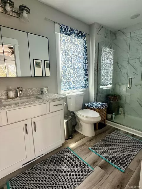 Bath - 9220 S Flaska Dr, Solon, MI 49621 photo 4 of 10