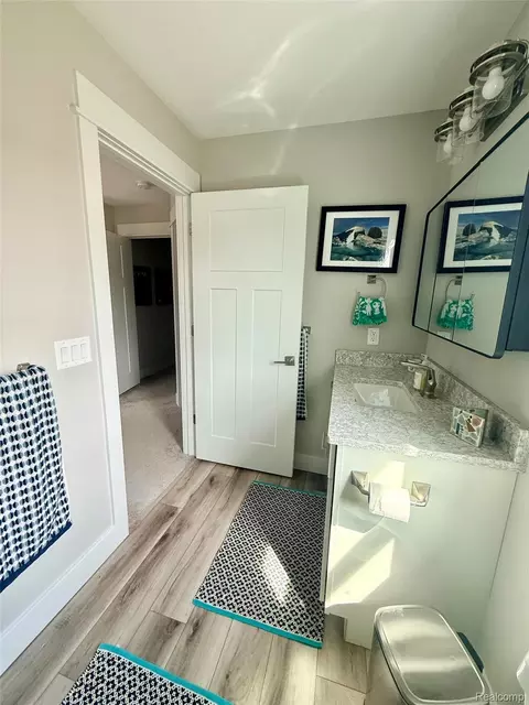 Bath - 9220 S Flaska Dr, Solon, MI 49621 photo 6 of 10